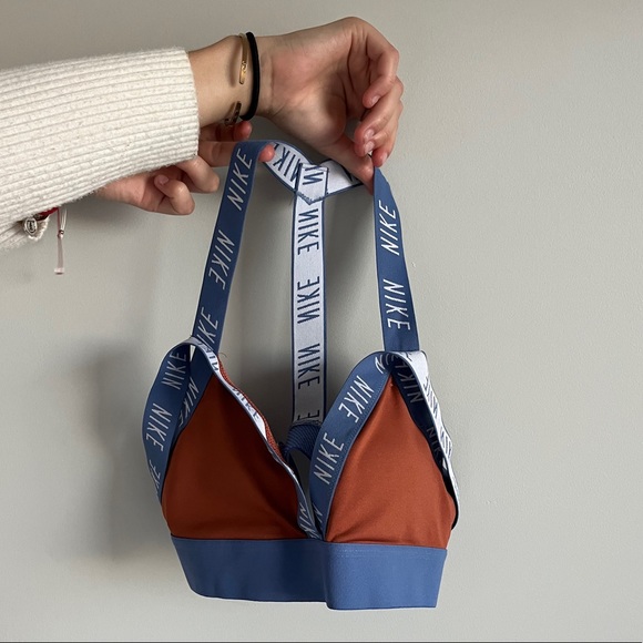 Nike strappy sports bra - Picture 1 of 2